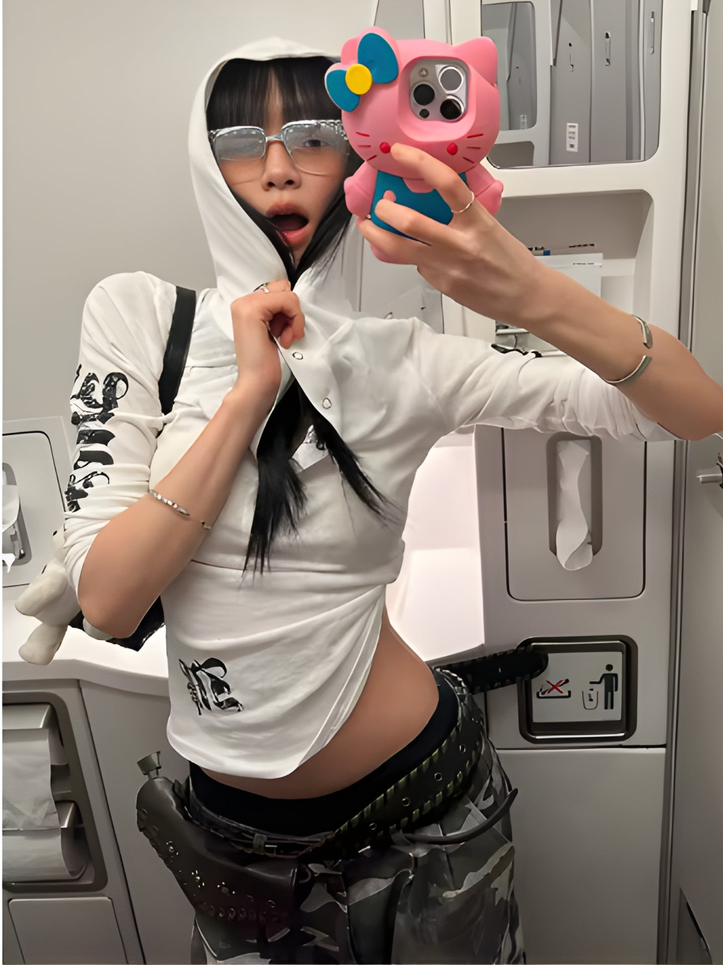 Acubi Hooded Graphic Top