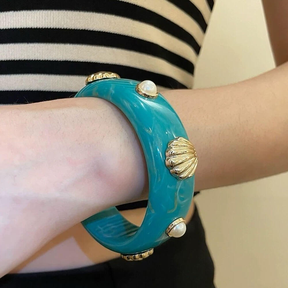 Seashell Oversized Bracelet